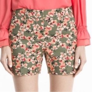 White House Black Market Floral 5” Shorts Size 6